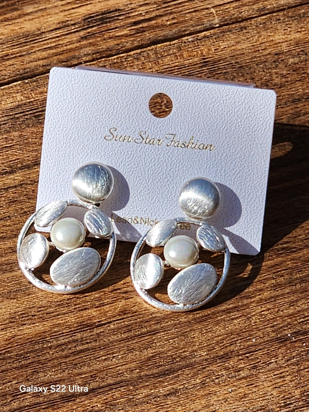 Sun Star Women's Silver Pearl Circle Drop Earrings - Picture 2 of 6